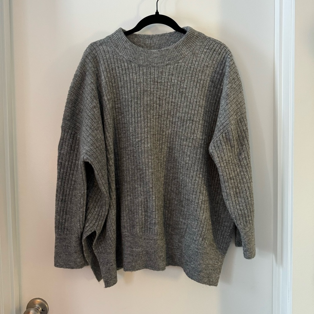 H&M gray knit sweater